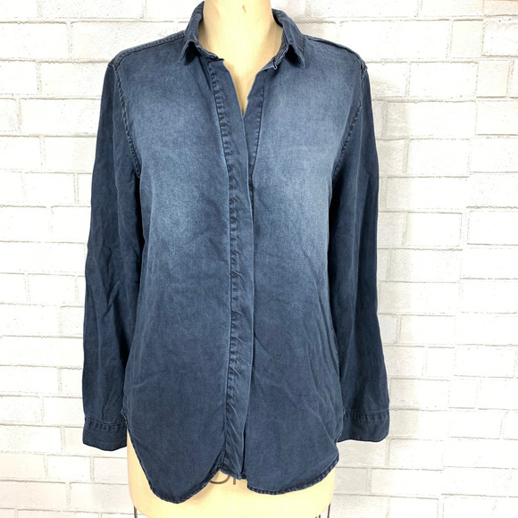 cloth & stone Tops - Cloth & Stone L/S V-Neck Button-Down Denim Shirt